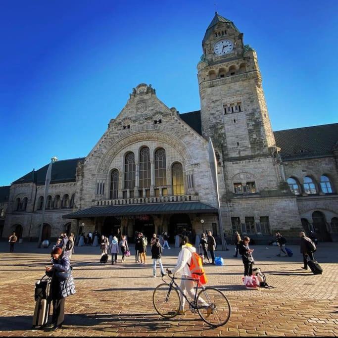 Superbe Appartement Tout Equipe, Le Nid D'Eva A Metz Gare, Parking Prive, Balcon, F2, 50M2, 3P Exteriör bild