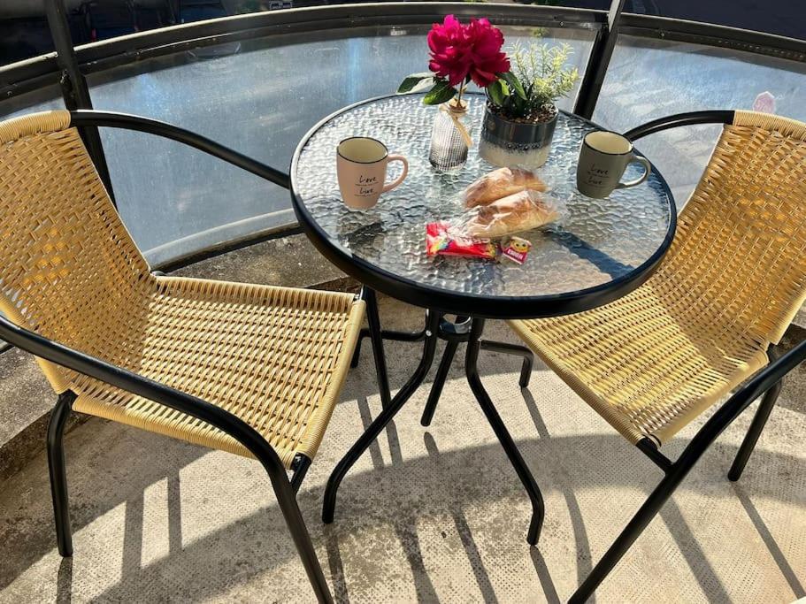 Superbe Appartement Tout Equipe, Le Nid D'Eva A Metz Gare, Parking Prive, Balcon, F2, 50M2, 3P Exteriör bild