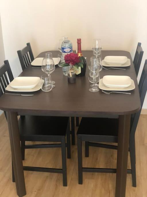 Superbe Appartement Tout Equipe, Le Nid D'Eva A Metz Gare, Parking Prive, Balcon, F2, 50M2, 3P Exteriör bild